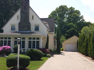 111 Beacon Ave, Warwick, RI 02889