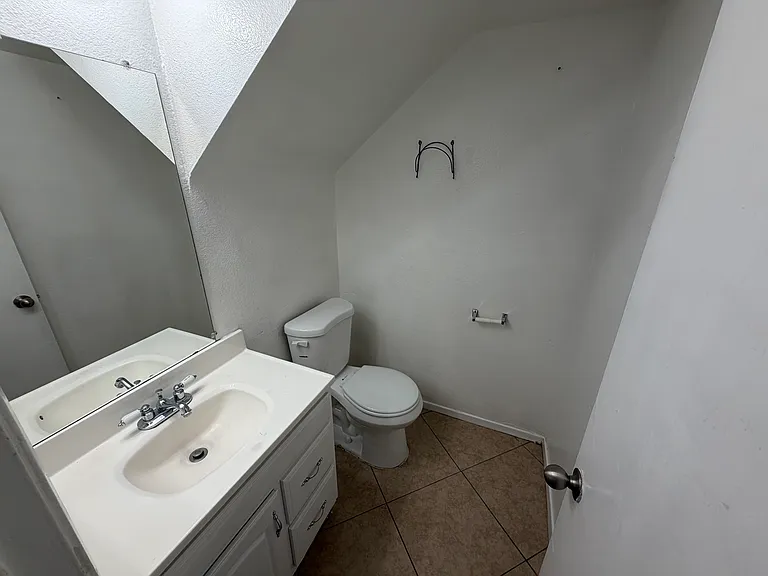 369 N Eucalyptus Ave #31 — Photo 8
