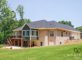 609 Glen Meadows Dr, Simpsonville, SC 29680