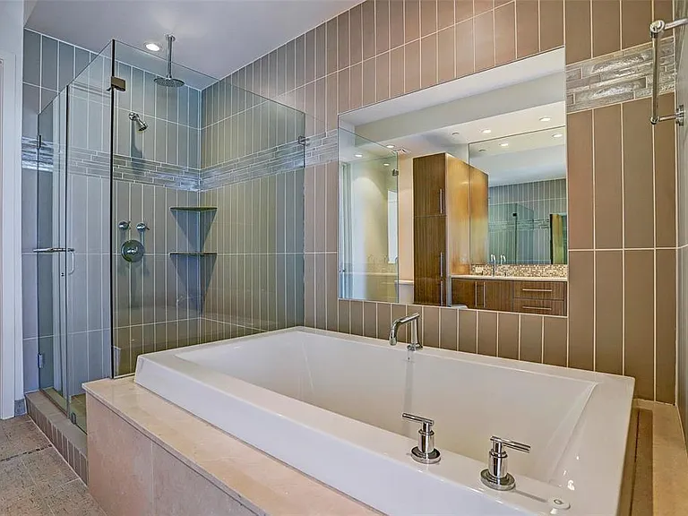 1600 Post Oak Blvd #904 — Photo 13
