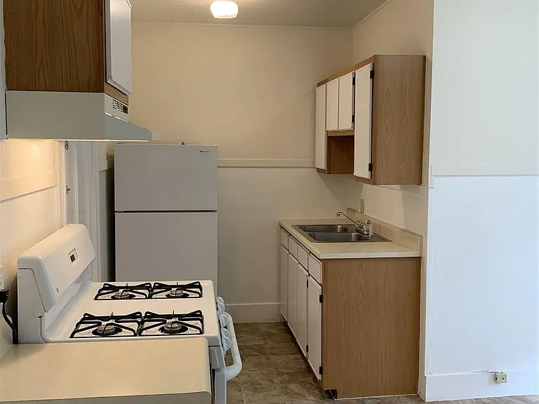 97 Bridge St #12 — Photo 6