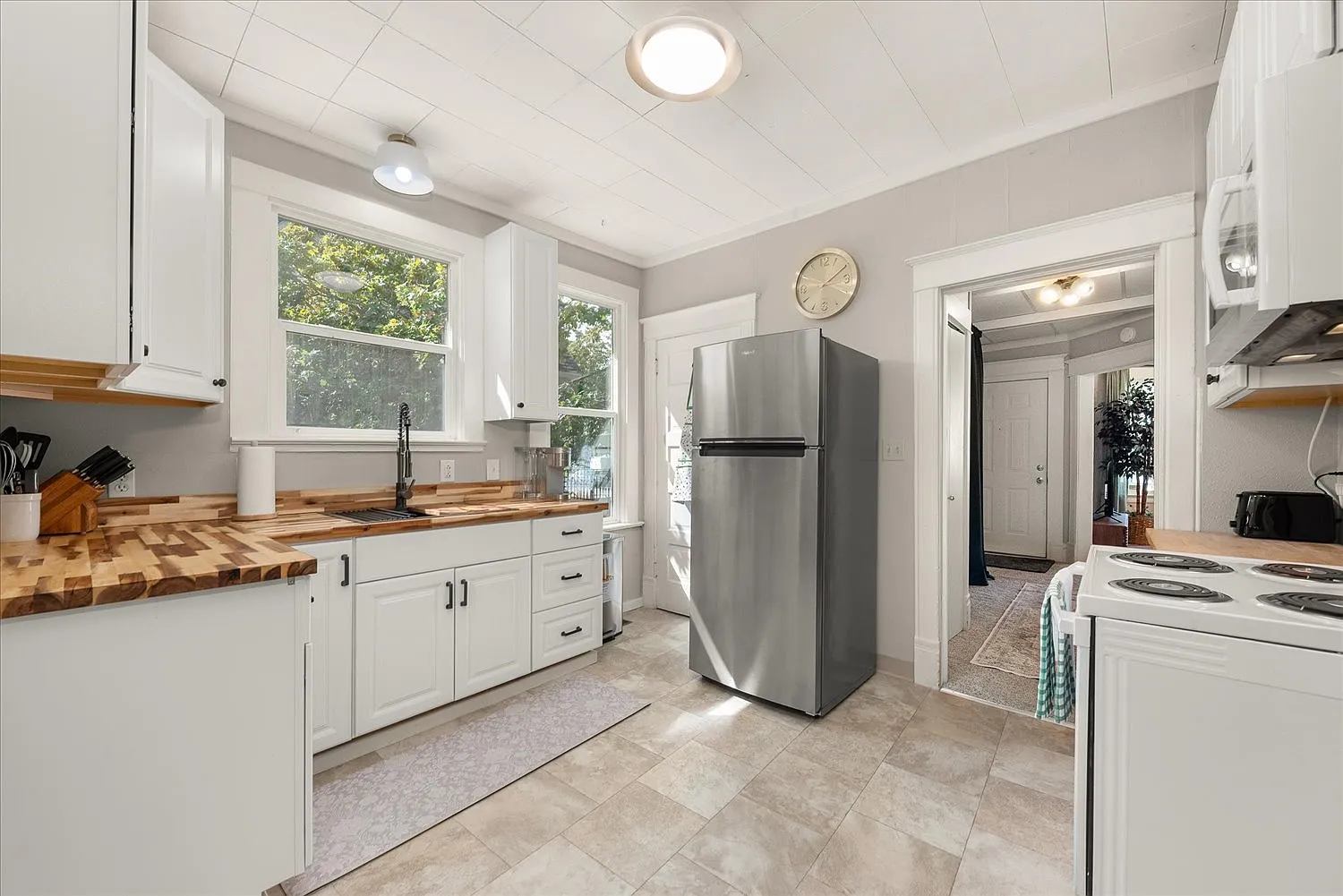 2 bed, 940 sqft, $1,990 — Photo 4