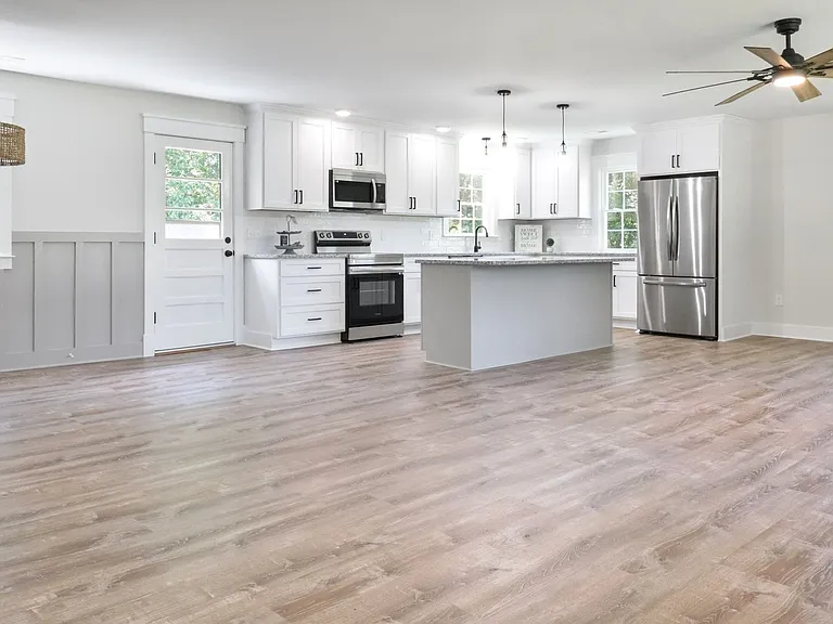 1250 Wooden Bridge Rd — Photo 3