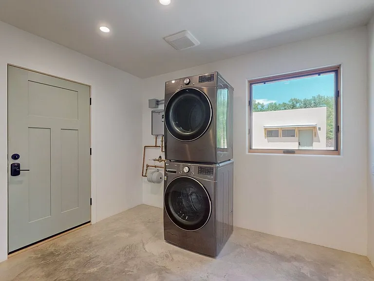 1115 El Pueblo Rd NW — Photo 32