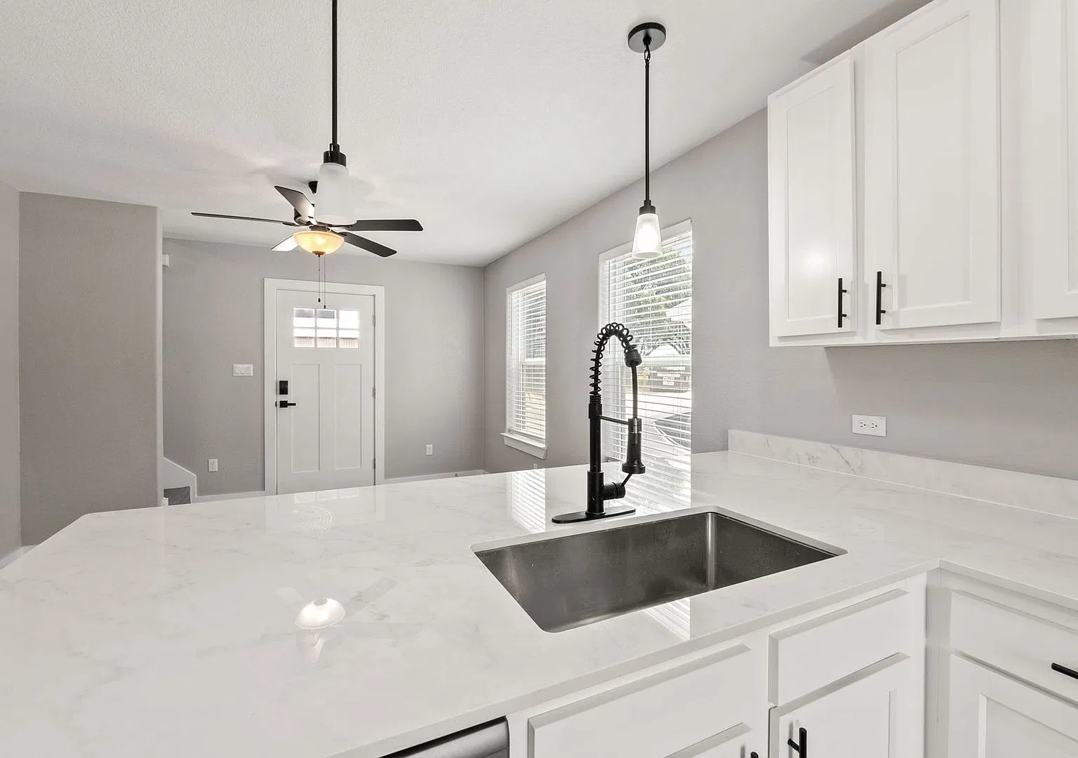 20 Tate Lane — Photo 3