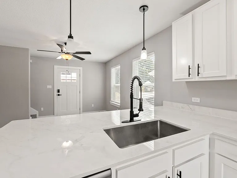 20 Tate Lane — Photo 3