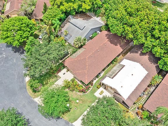 4th image of 2640 Aloe Avenue