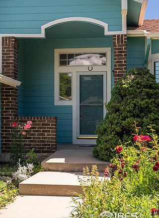 3rd image of 502 W Arrowhead Ct
