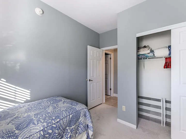 2 Emden Cir — Photo 33