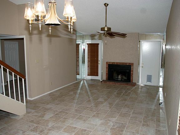 2nd image of 2609 W Winchcomb Dr