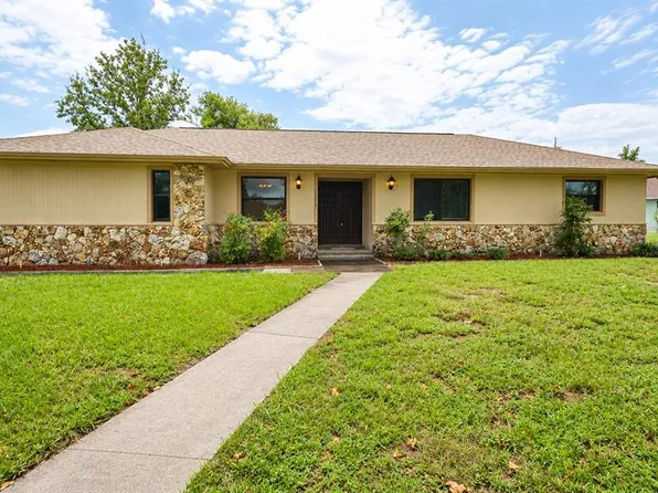 35025 RAINTREE DR, FRUITLAND PARK, FL 34731