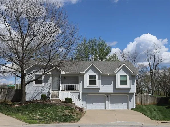 1817 NE Stonewood Dr, Lees Summit, MO 64086