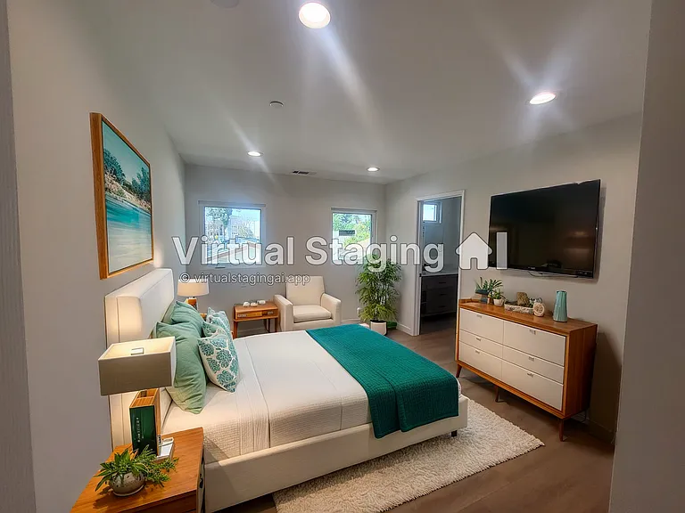 7134 1/2 Yarmouth Ave — Photo 6