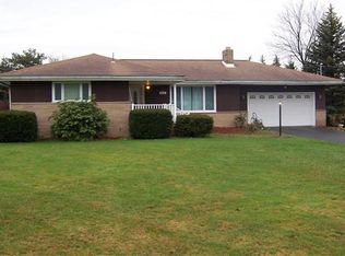 110 S Keel Ridge Rd, Hermitage, PA 16148