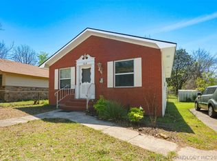 725 E 6th St, Ada, OK 74820