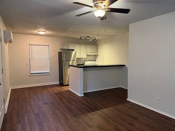 2nd image of 131 Elsie Ave Unit 304