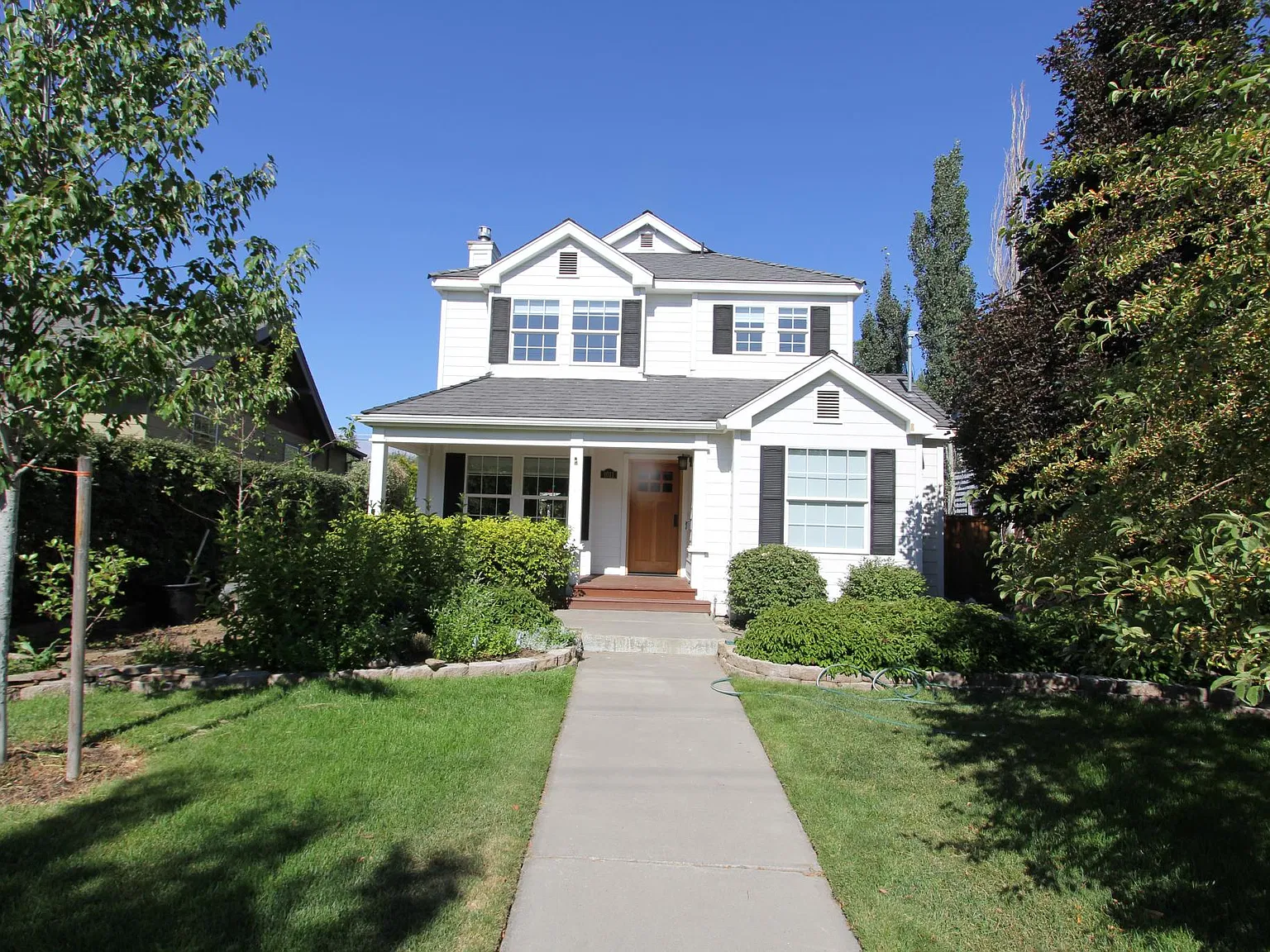 4 bed, 2.5 bath, 2232 sqft, $4,300 — Photo 1