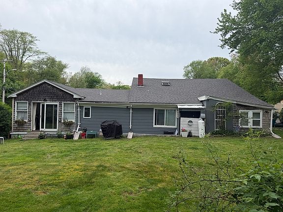 2nd image of 59 Howlands Ln