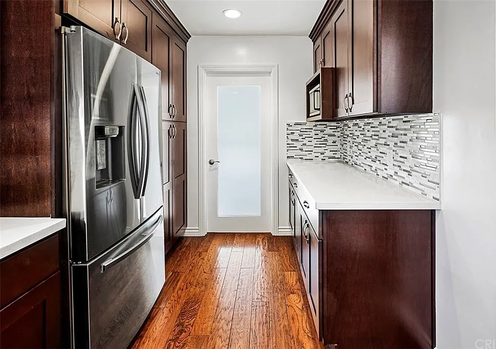 3 bed, 1380 sqft, $4,850 — Photo 3
