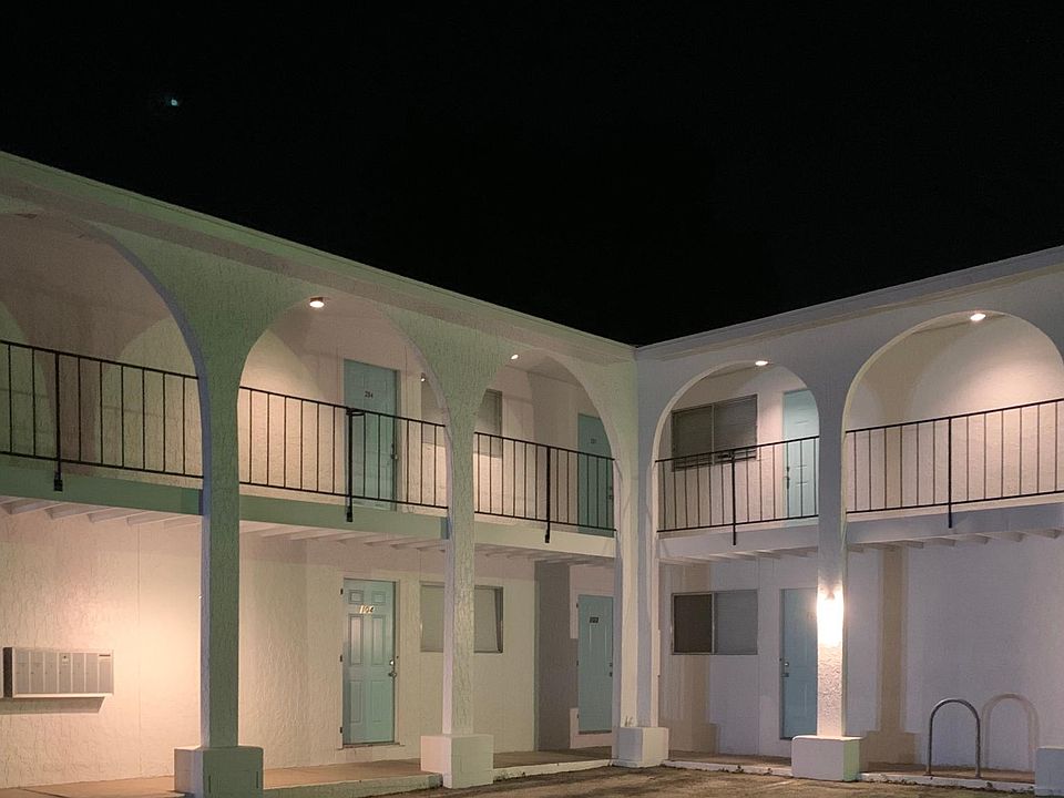 1st image of 2611 E Cesar Chavez St #103