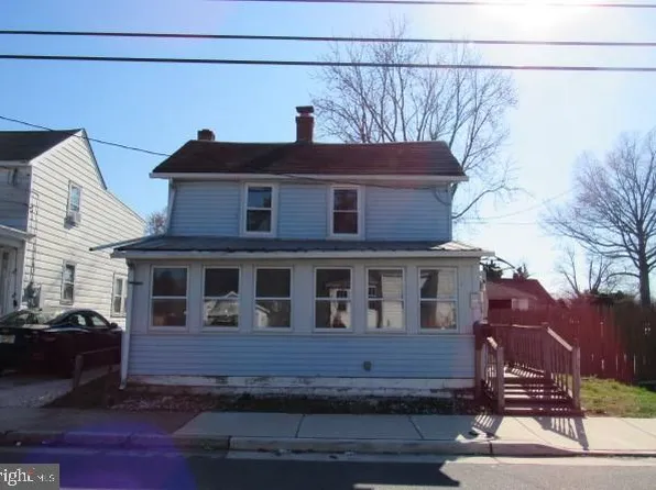 21 E Pittsfield St, Pennsville, NJ 08070