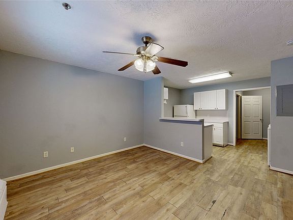 2nd image of 409 Tauber St APT A