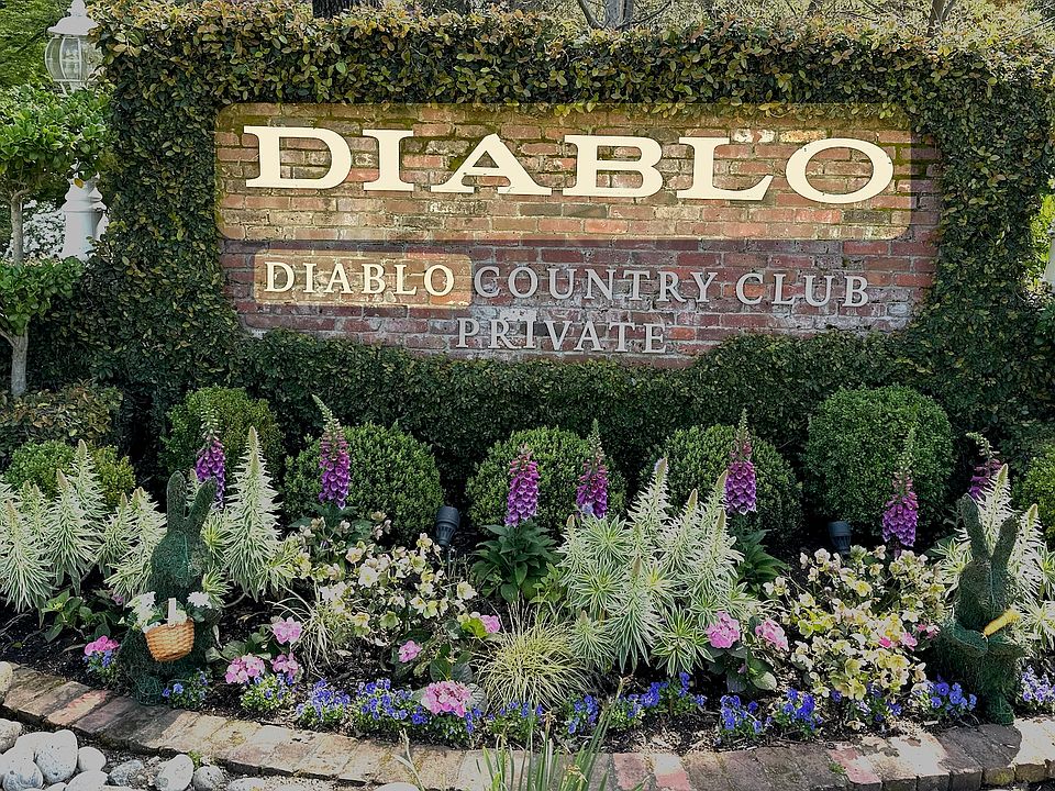 Main entry to Diablo Country Club