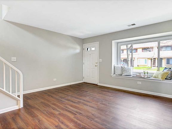 3rd image of 34136 N White Oak Ln
