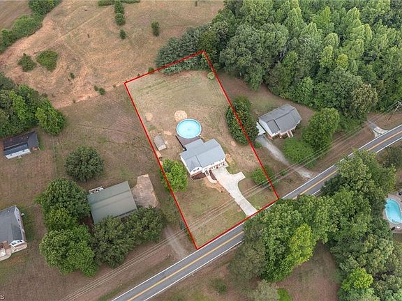 4th image of 1833 Helmstetler Rd