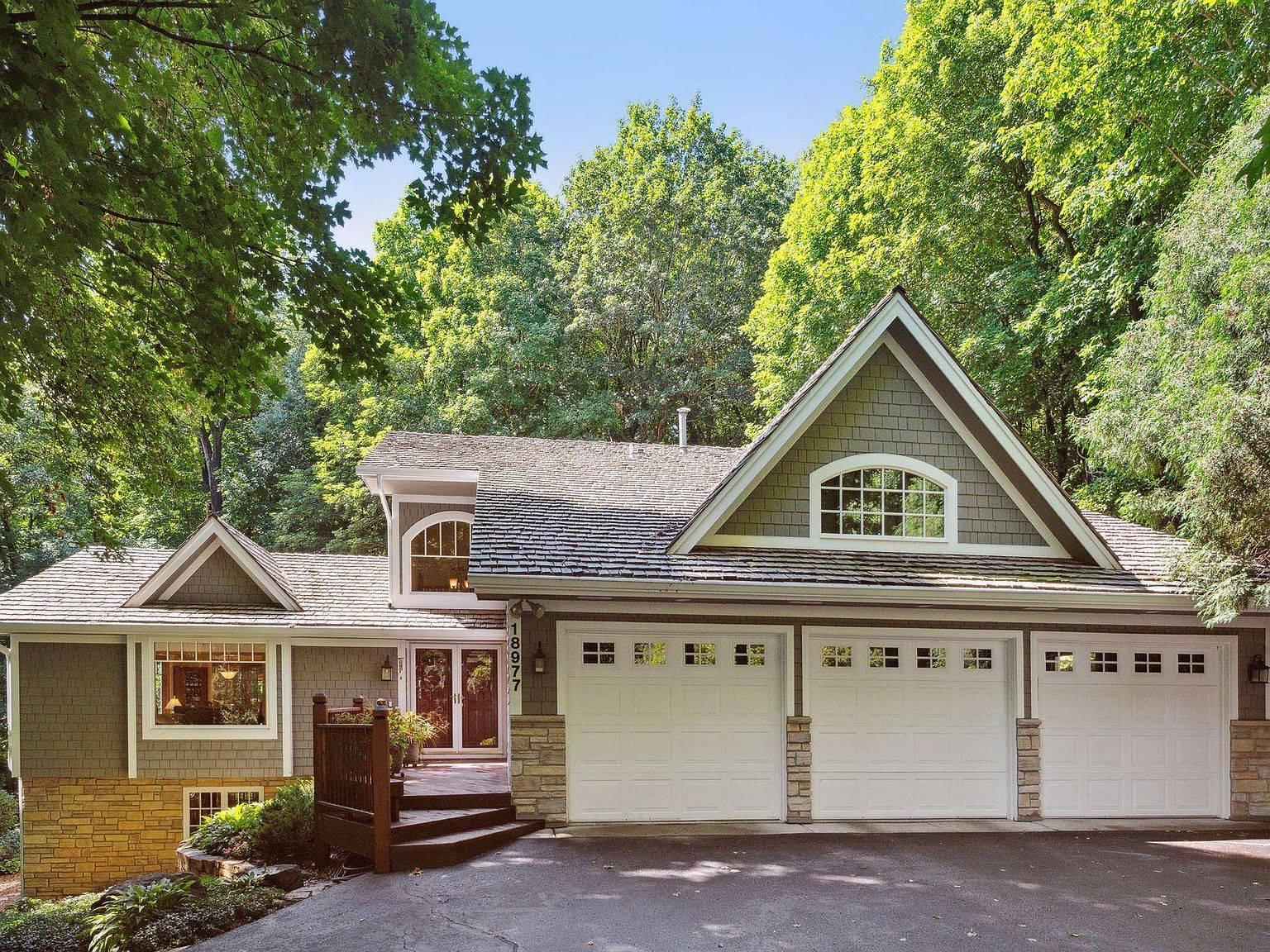 18977 Carsonwood Ave, Deephaven, MN 55391 MLS 6424804 Zillow