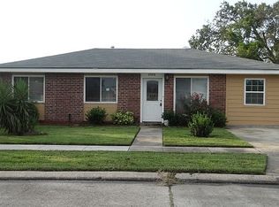 2508 Elizabeth Ct, Violet, LA 70092