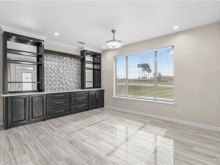 3514 Los Lagos Dr — Photo 8