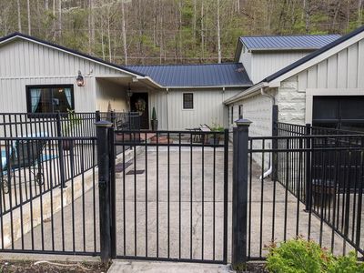 465 Academy Dr, Delbarton, WV, 25670