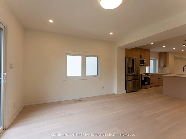8 Doncaster Ave — Photo 9