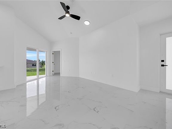 3rd image of 4675-4677 Golfview Blvd