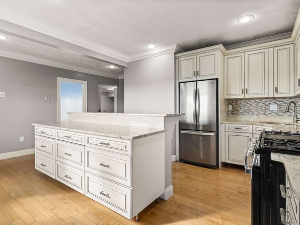 26 Willard St #2, Chelsea, MA 02150