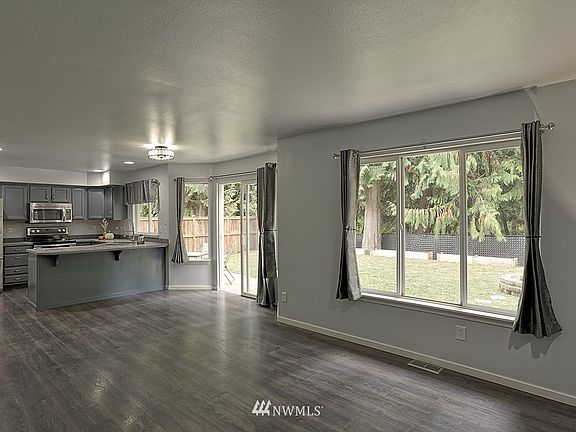 4th image of 3116 125th Avenue NE