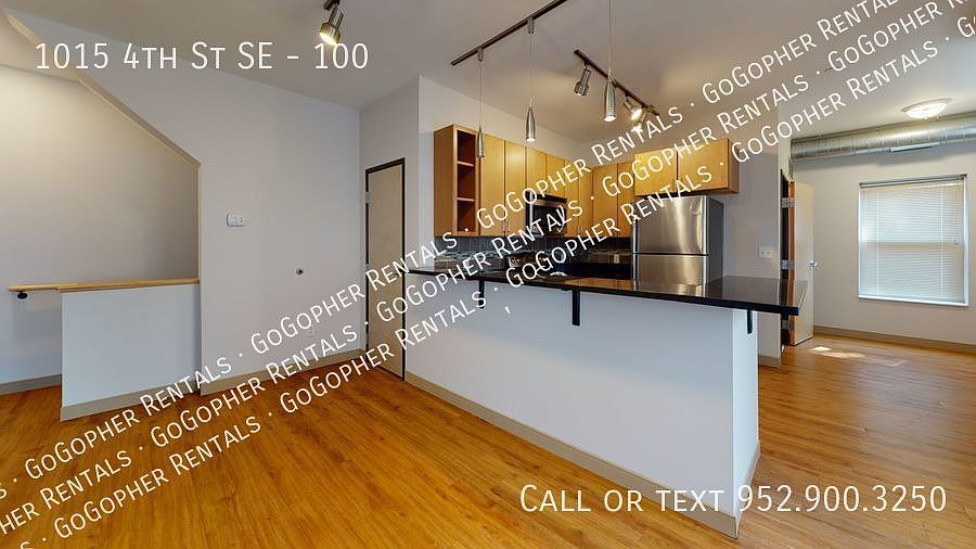 1st image of 1015 4th St SE #100