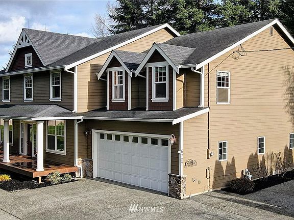 2nd image of 6727 180th St SE