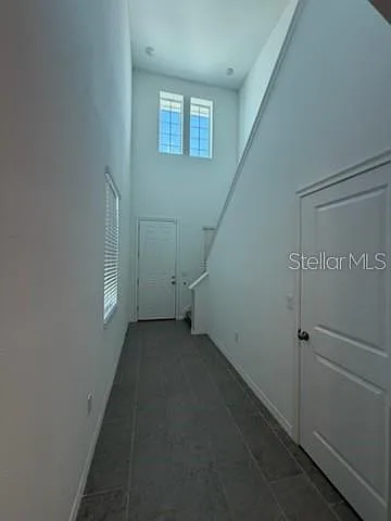 4 bed, 2.5 bath, 2430 sqft, $2,500 — Photo 2