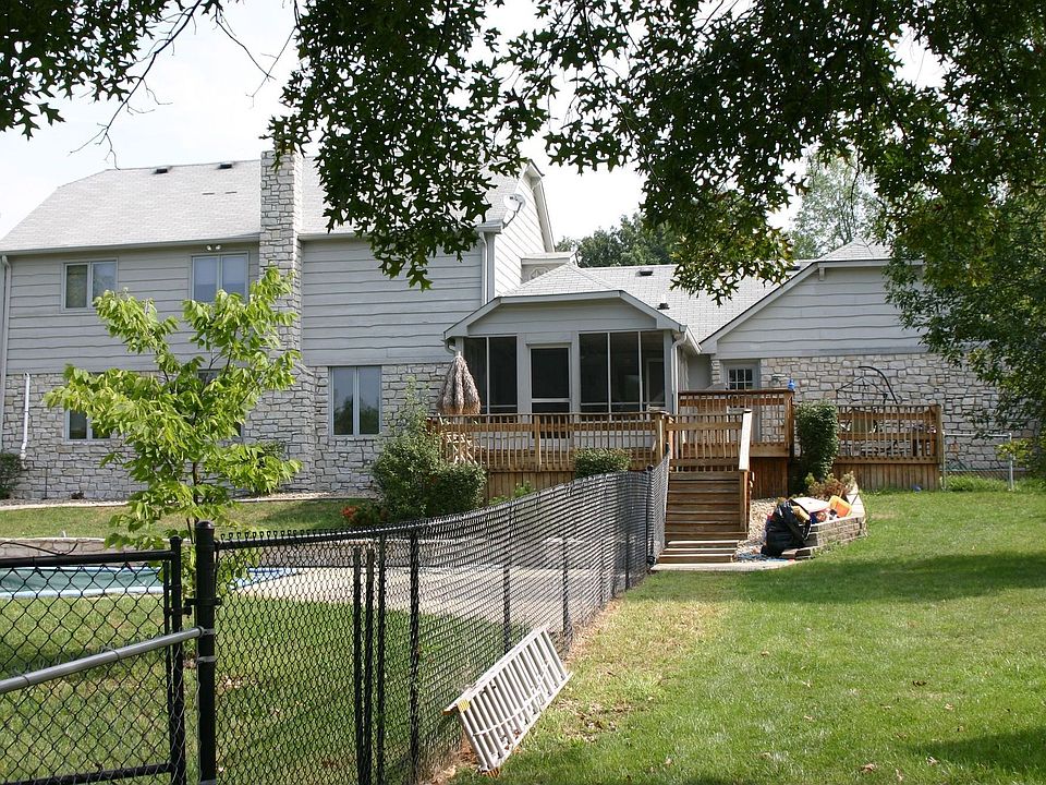 2nd image of 512 Hickory Dr