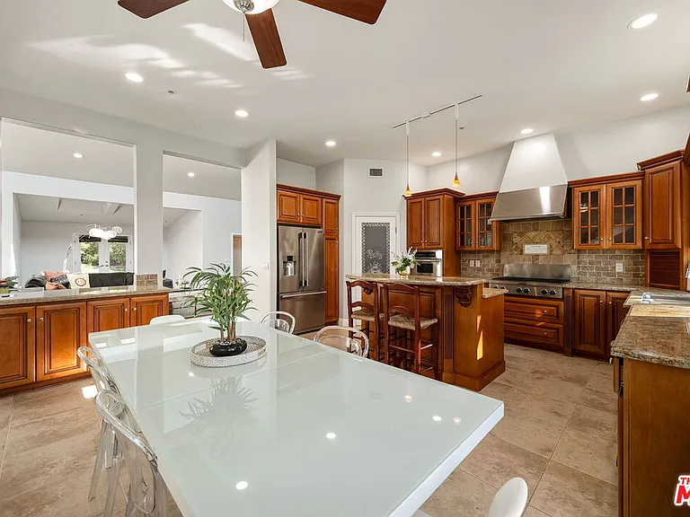 3699 Kanan Rd — Photo 8