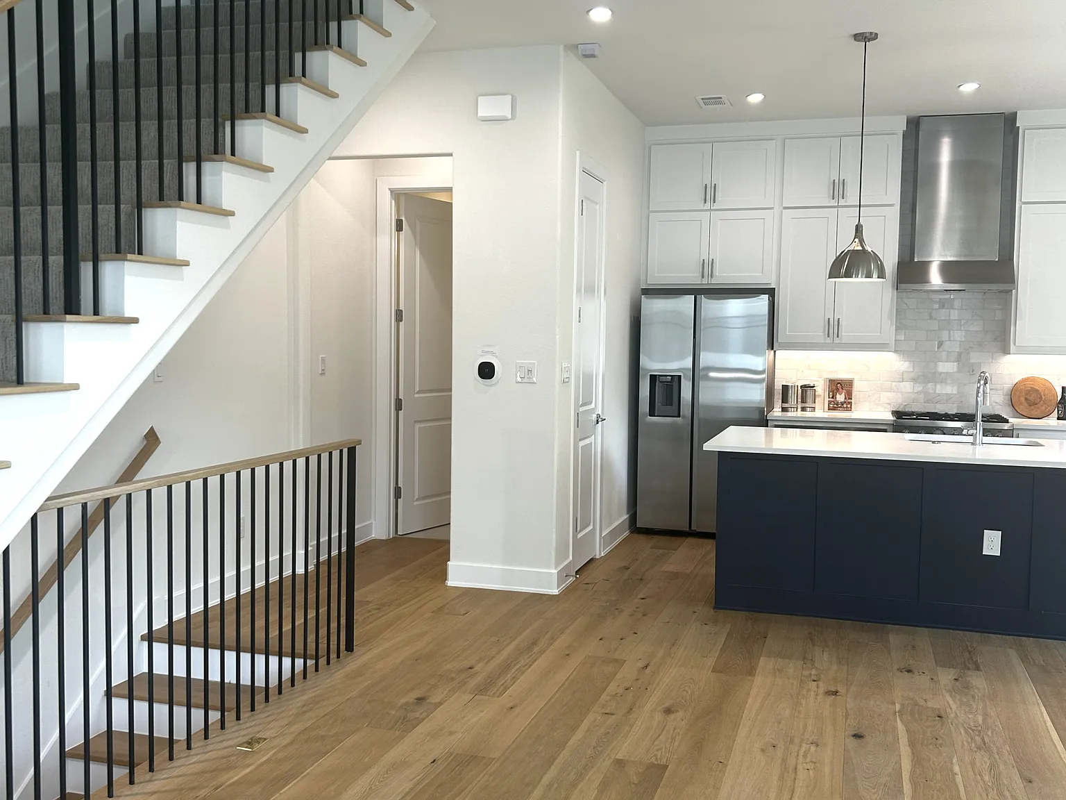 2 bed, 2.5 bath, 1628 sqft, $2,600 — Photo 1
