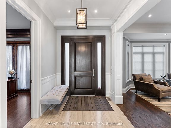 4th image of 717 Woburn Ave