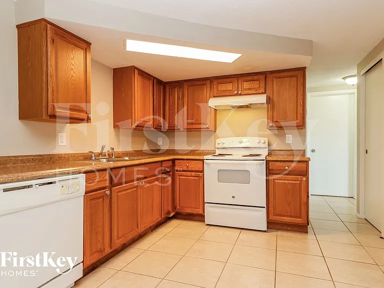 9231 Glen Moor Ln — Photo 7