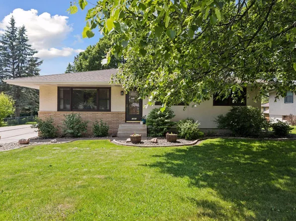 1953 Dieter St N, Maplewood, MN 55109