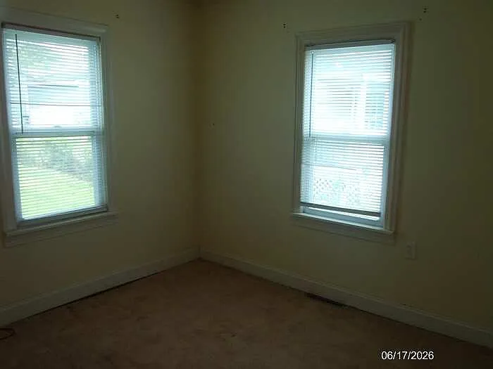 25627 Paige St — Photo 6