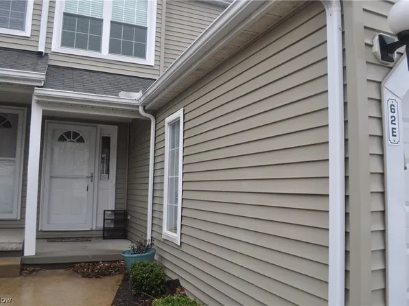 62 Canter Ln APT E, Northfield, OH 44067