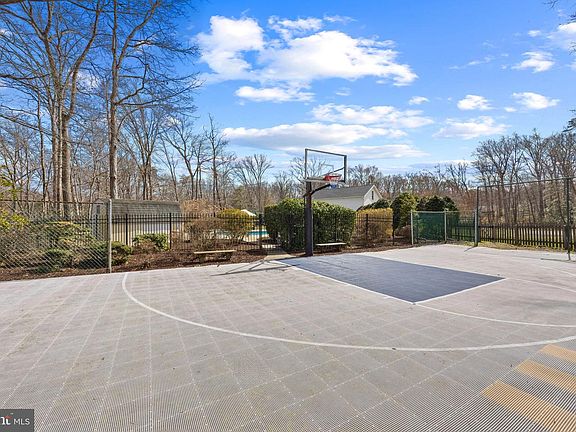 4th image of 3484 Olympia Rd