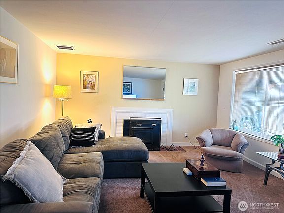 4th image of 15326 Ashworth Place N